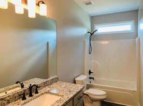 106B Elm St in Adairsville, GA - Building Photo - Building Photo