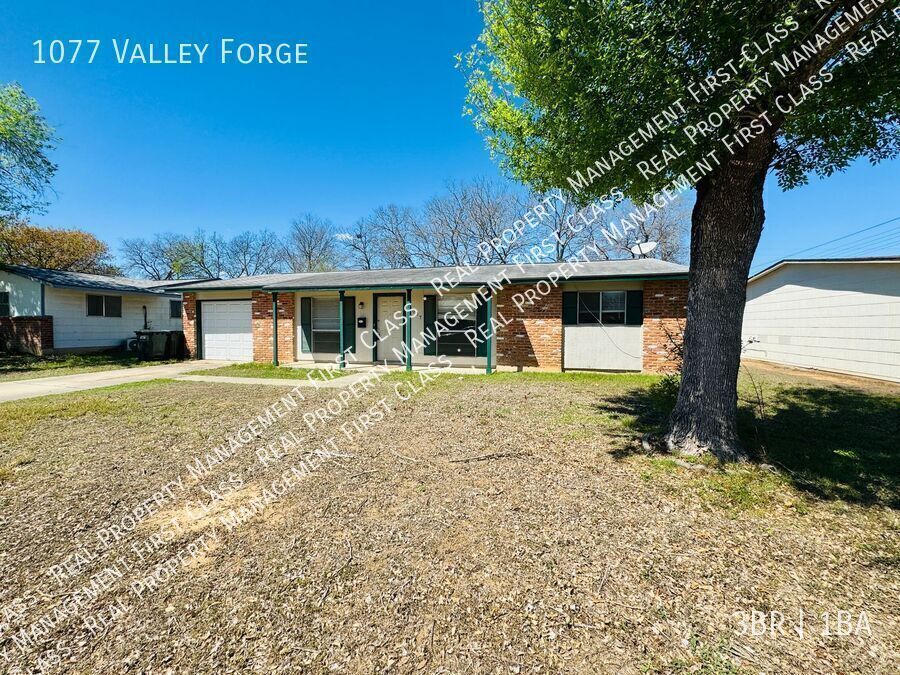 1077 Vly Frg Dr in Schertz, TX - Building Photo