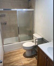 400 Kings Point Dr in Sunny Isles Beach, FL - Building Photo - Building Photo