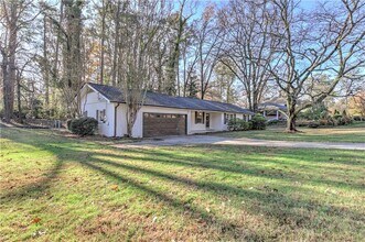 465 Windsor Parkway in Atlanta, GA - Building Photo - Building Photo