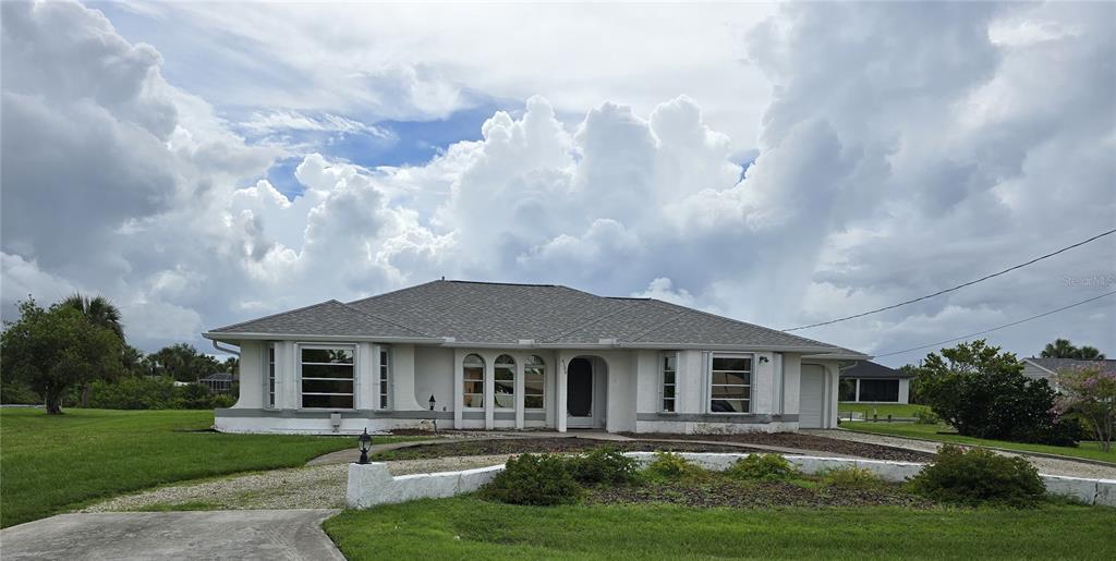 4106 Library St in Port Charlotte, FL - Building Photo