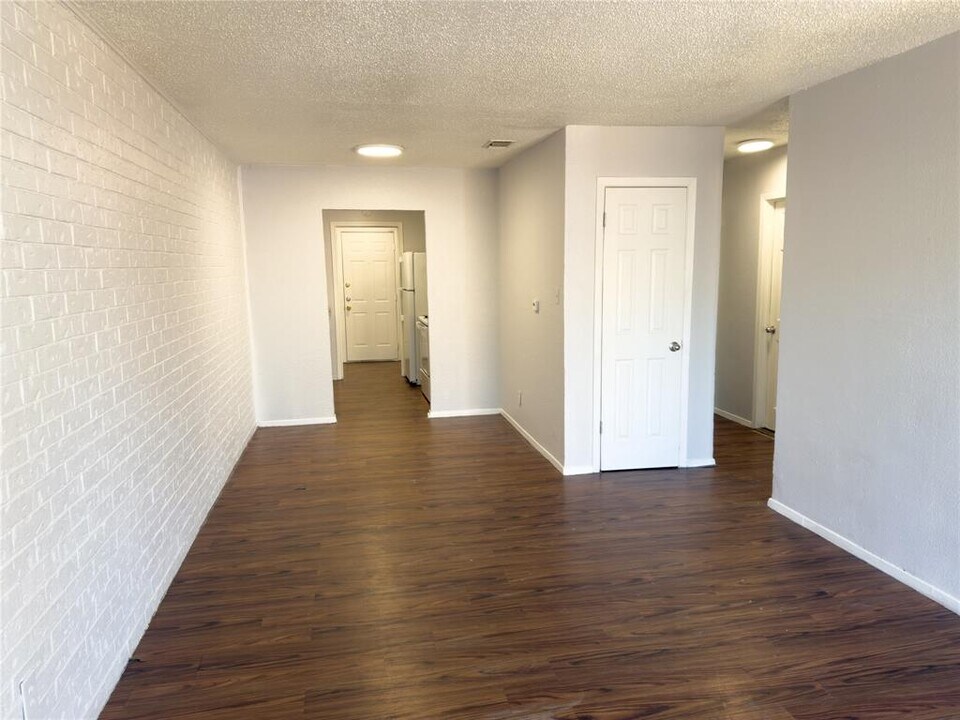 8204 Sam Rayburn Dr in Austin, TX - Building Photo