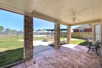 19230 Canyon Bay Dr in Tomball, TX - Building Photo - Building Photo