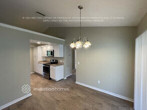 9814 Creek Cross St in Tampa, FL - Foto de edificio - Building Photo