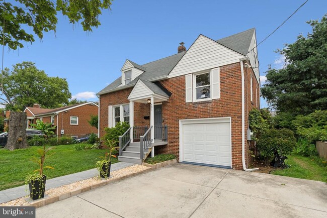 property at 401 S Barton St