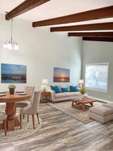 46 Coral Cove in Miramar Beach, FL - Foto de edificio - Building Photo