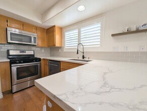 639 S Dewberry Ln in Anaheim, CA - Building Photo - Building Photo
