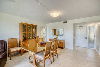 5350 Woodland Lakes Dr in Palm Beach Gardens, FL - Building Photo - Building Photo