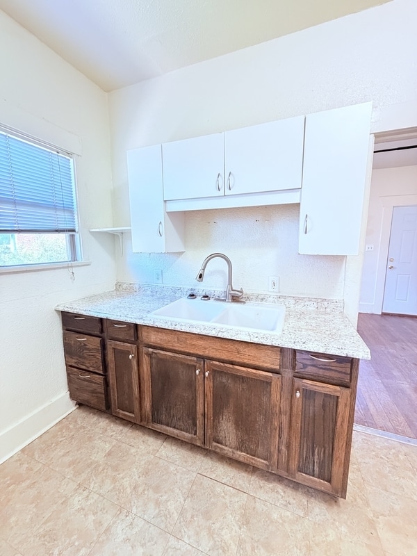 property at 722 E Drachman St