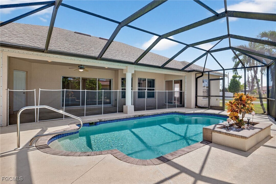 2007 SW 43rd Terrace in Cape Coral, FL - Building Photo