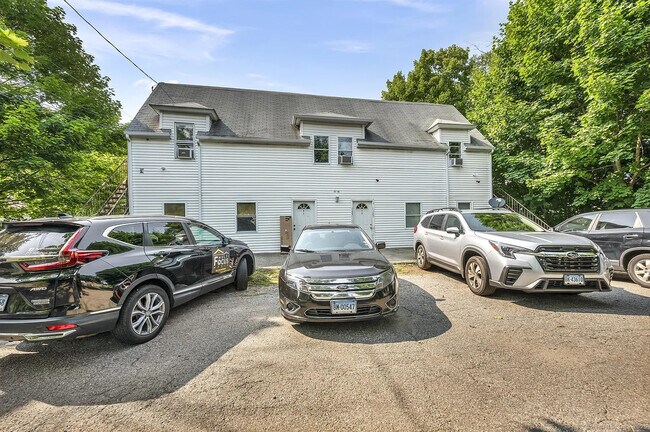 117 Park Ave in Danbury, CT - Building Photo - Building Photo