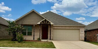 5512 McLanahan Ln in Crowley, TX - Building Photo