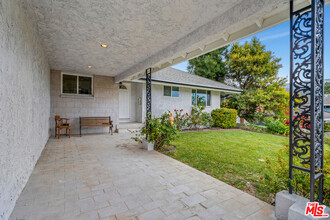 816 Boxthorn Ave in Thousand Oaks, CA - Foto de edificio - Building Photo