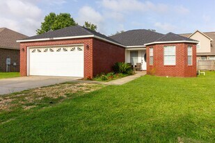 1928 Jo-Tam Ln in Navarre, FL - Building Photo
