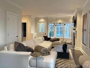 282 Bruce Park Ave in Greenwich, CT - Foto de edificio - Building Photo