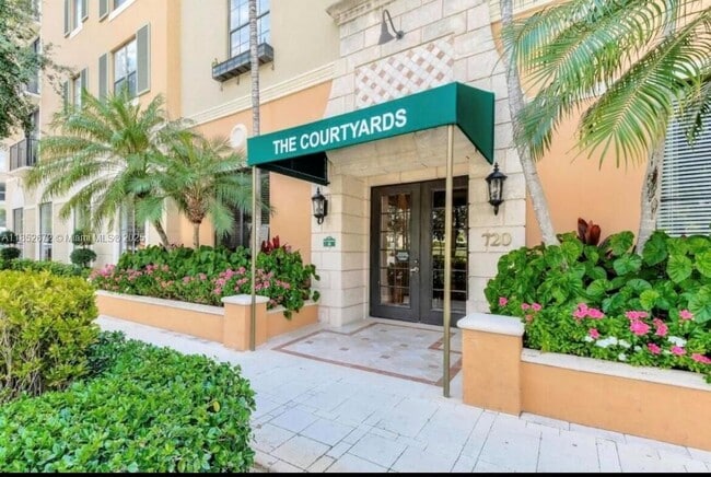 property at 780 S Sapodilla Ave