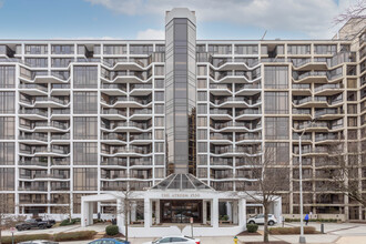 The Atrium in Arlington, VA - Foto de edificio - Building Photo