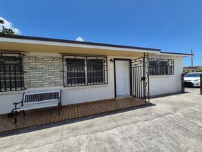 641 W 30th St in Hialeah, FL - Building Photo - Building Photo