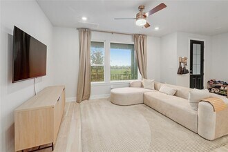 207 Flowers Ave in Hutto, TX - Building Photo - Building Photo