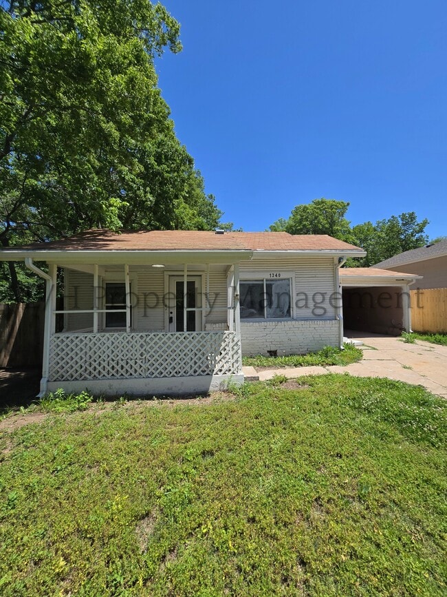 property at 1340 N Green St