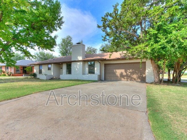 property at 9631 Stratford Dr