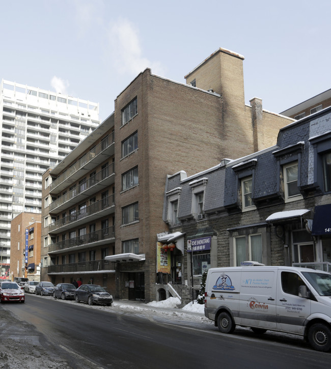 The Fort Crest in Montréal, QC - Building Photo - Primary Photo