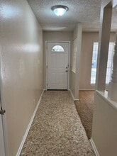 6919 Moon Lake Dr in San Antonio, TX - Building Photo - Building Photo