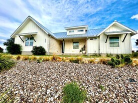 2007 Vista Ridge Dr in Kerrville, TX - Building Photo