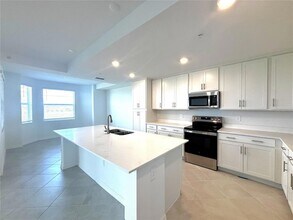 17625 Opal Sand Dr, Unit 202 in Venice, FL - Building Photo - Building Photo