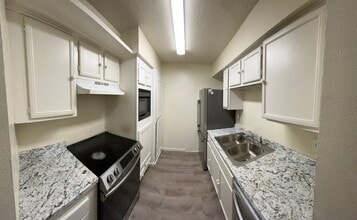 9696 Walnut St in Dallas, TX - Building Photo - Building Photo