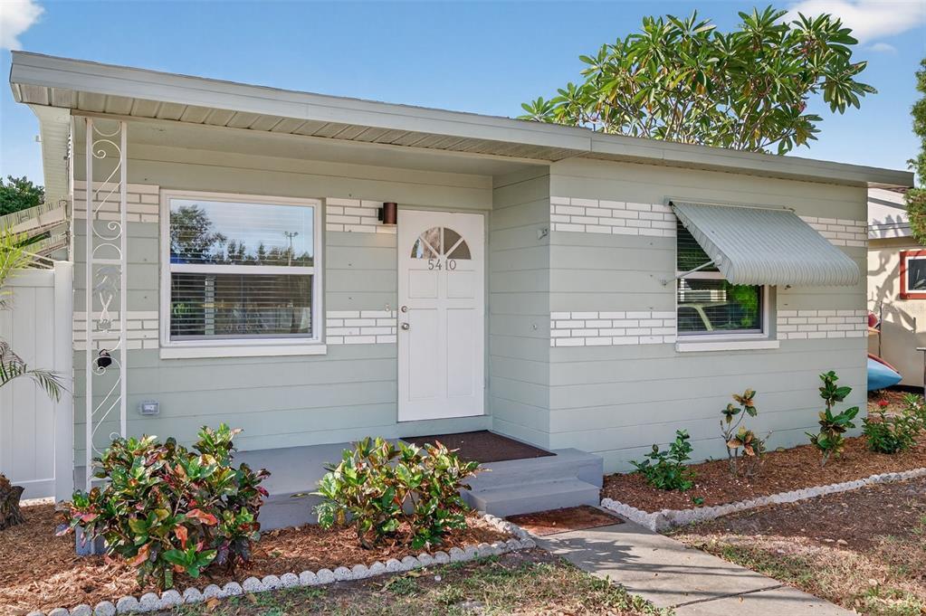 5410 19th Ave S in Gulfport, FL - Building Photo