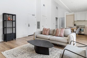 1288 Howard St in San Francisco, CA - Foto de edificio - Building Photo