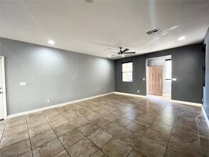 8520 Orly Ave in Las Vegas, NV - Building Photo - Building Photo