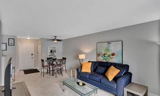 3000 Riomar St, Unit 709 in Fort Lauderdale, FL - Building Photo - Building Photo