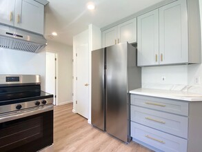 5719 S 294th Pl in Auburn, WA - Foto de edificio - Building Photo