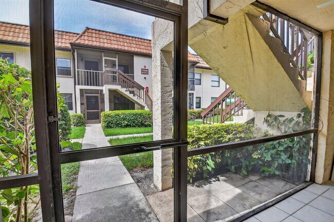 7262 Golf Colony Ct in Greenacres, FL - Building Photo - Building Photo