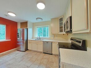 24235 Columbine Dr in Philomath, OR - Building Photo - Building Photo