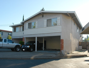 170 Village in Walnut Creek, CA - Building Photo - Building Photo