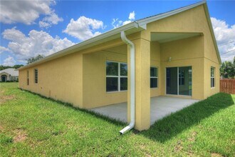 8346 99th Ct in Vero Beach, FL - Building Photo - Building Photo