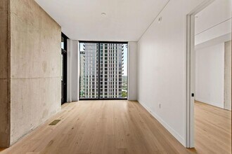610 Davis St, Unit 2504 in Austin, TX - Building Photo - Building Photo