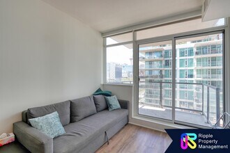 550 Riverfront Ave SE in Calgary, AB - Building Photo - Building Photo