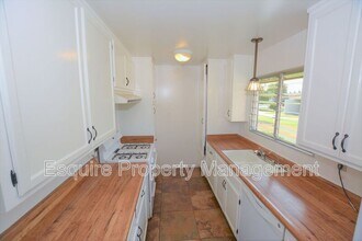 2235 Camilar Dr in Camarillo, CA - Building Photo - Building Photo