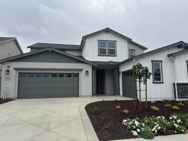 443 Royal Nat'l Rd in Vacaville, CA - Building Photo - Building Photo