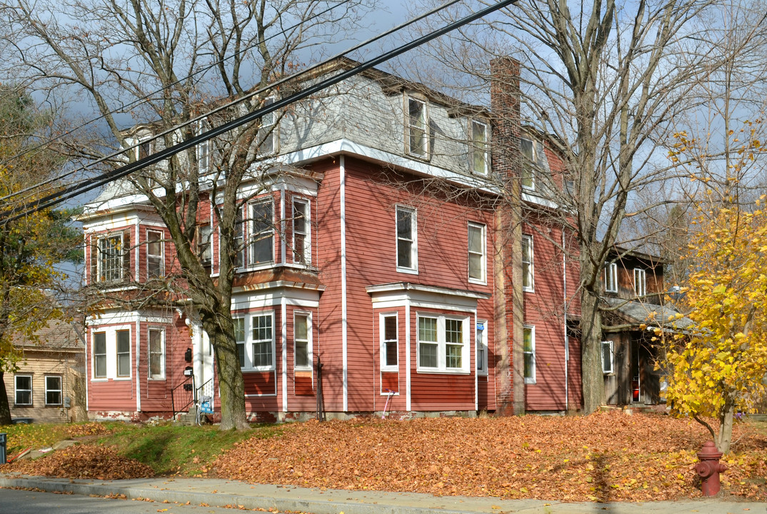 167 E Main St in Orange, MA - Building Photo