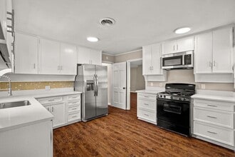 1747 Mariposa Dr in Dallas, TX - Building Photo - Building Photo