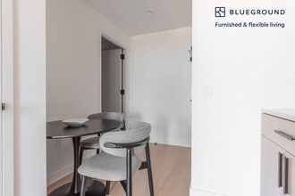 482 Kent Ave in Brooklyn, NY - Foto de edificio - Building Photo