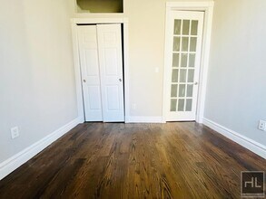 330 E 35th St in New York, NY - Building Photo - Building Photo