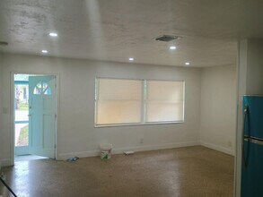 2465 NE 14th Ave in Pompano Beach, FL - Building Photo - Building Photo