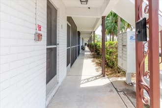 2348 Shelley St in Clearwater, FL - Building Photo - Building Photo