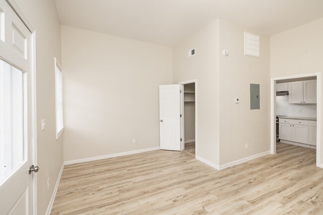 8 S Reed Ave in Mobile, AL - Building Photo - Building Photo